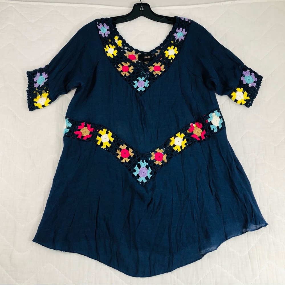 Rain Blouse Women’s Medium Navy Blue‎ Crochet Flowers Top NWT